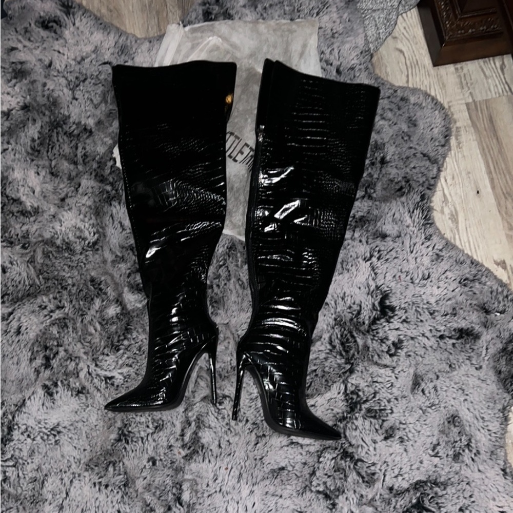 Pretty little Things -thigh high croc boots